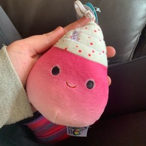Cinnamon Squishmallow clip BNWT